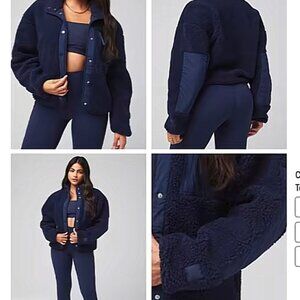 Fabletics Tahoe Teddy Jaket, Navy - Size Large
